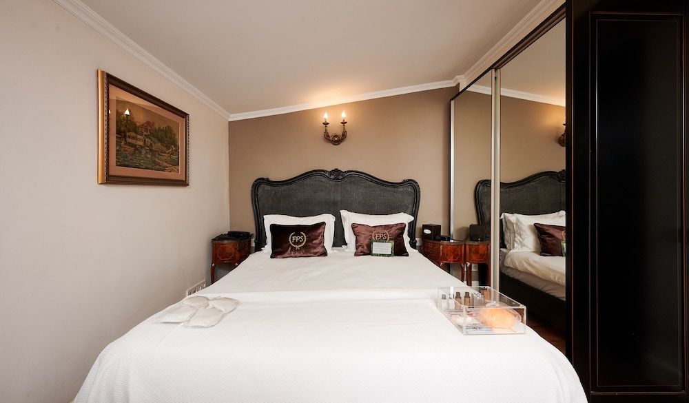 Faik Pasha Suites Basic Double Room 4