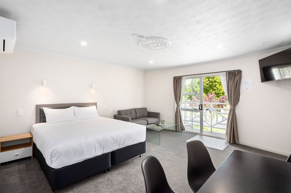 Ashleigh Court Motel Comfort Studio 6
