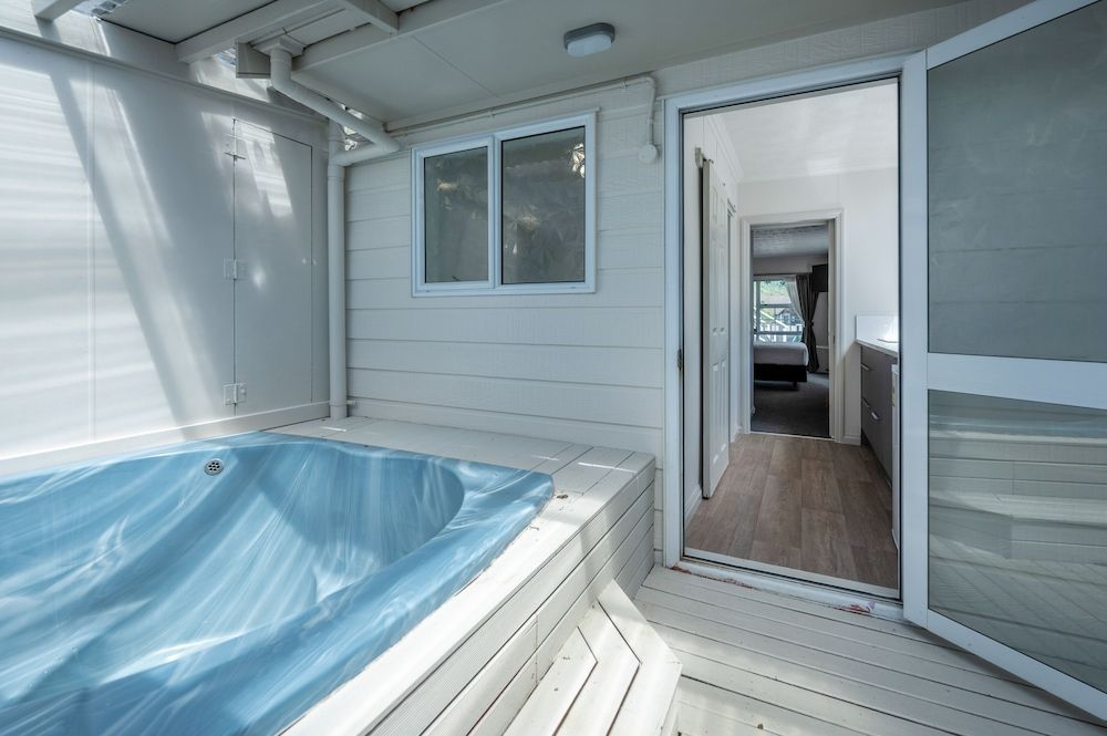 Private Spa Tub