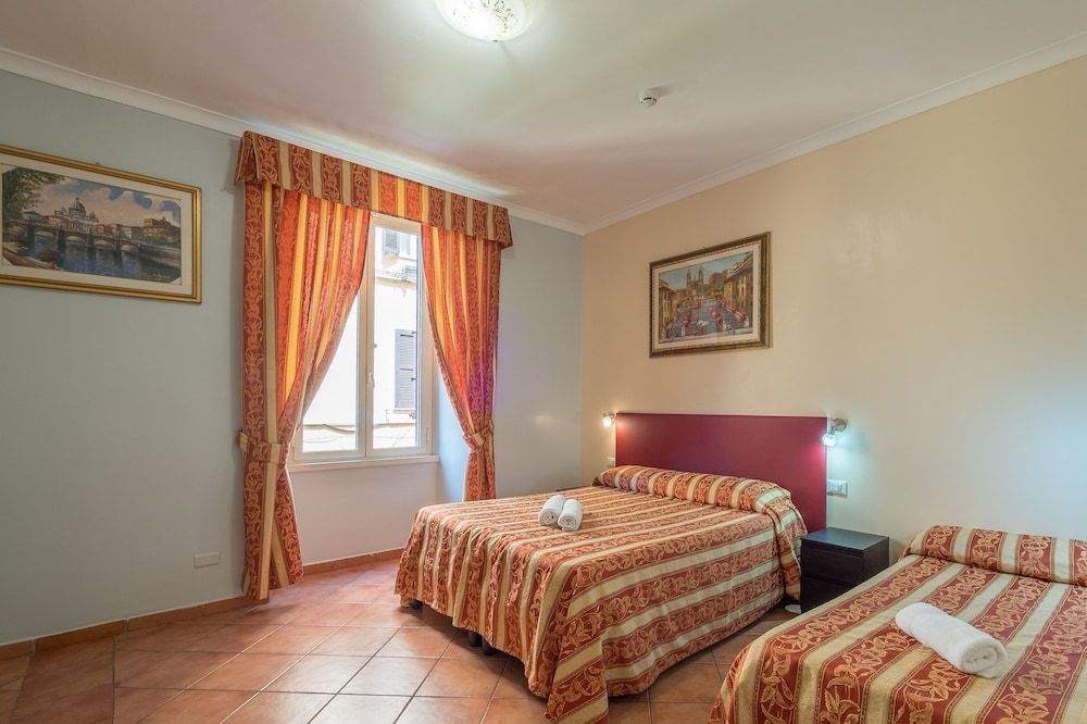 Alessandro Palace & Bar - Hostel Double/Twin, private bathroom 4