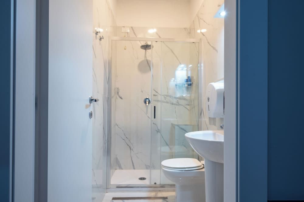 Alessandro Palace & Bar - Hostel Annex Superior Double Ensuite 5