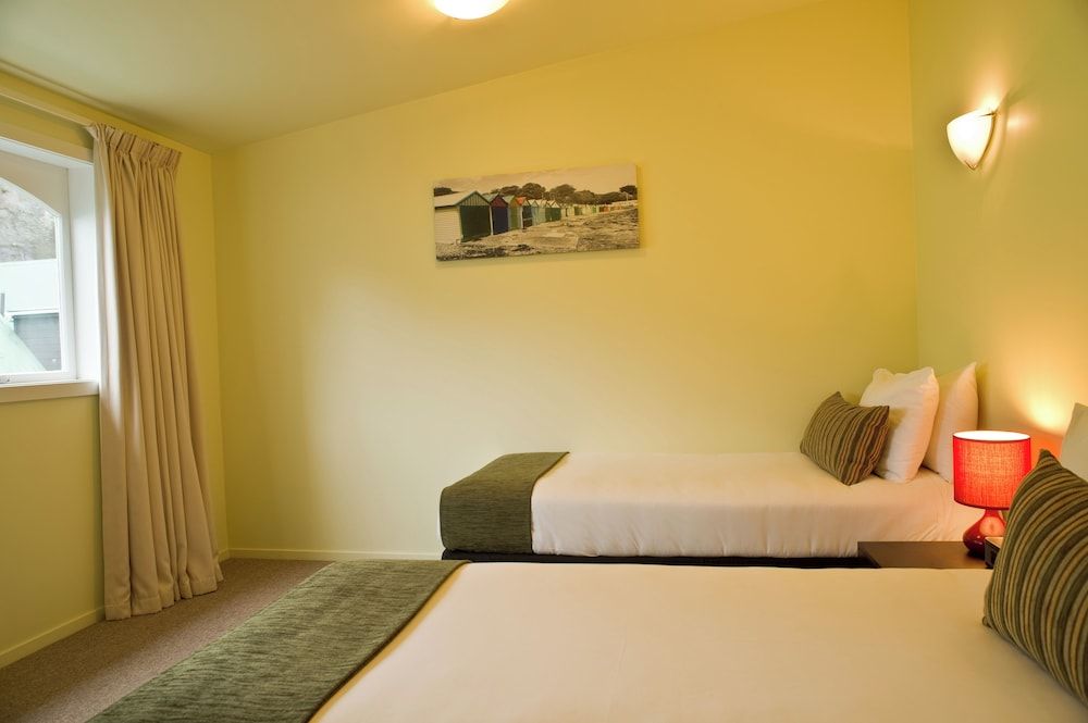 Willis Village Apartment, 2 Bedrooms, Non Smoking, Patio 2