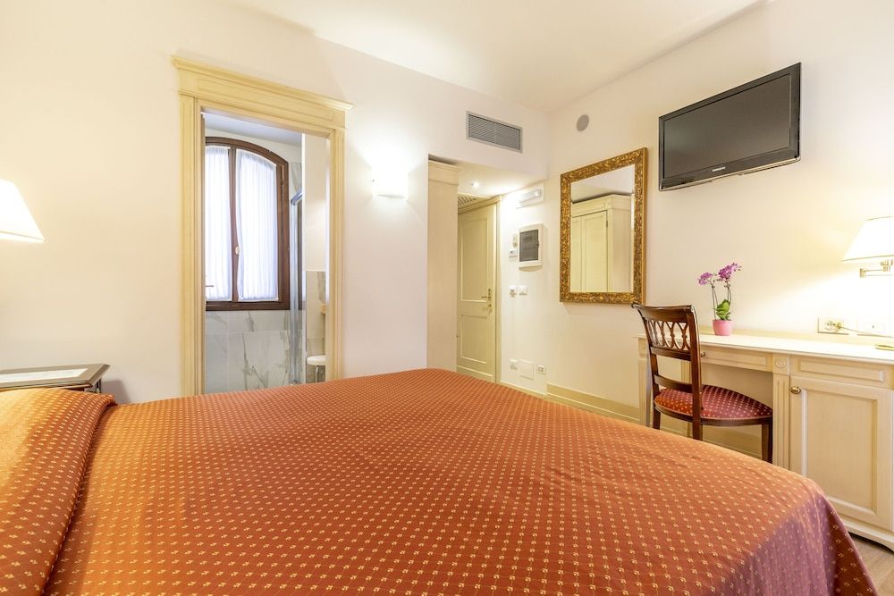 undefined Hotel Bella Venezia 9