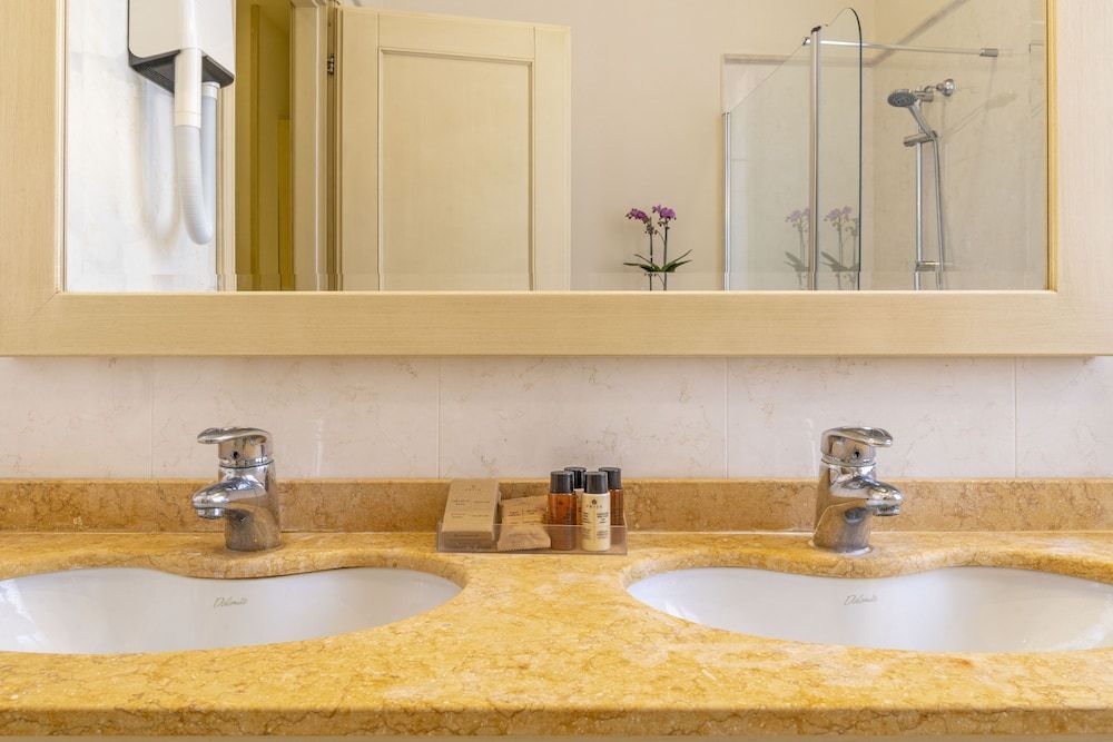 undefined Hotel Bella Venezia 7