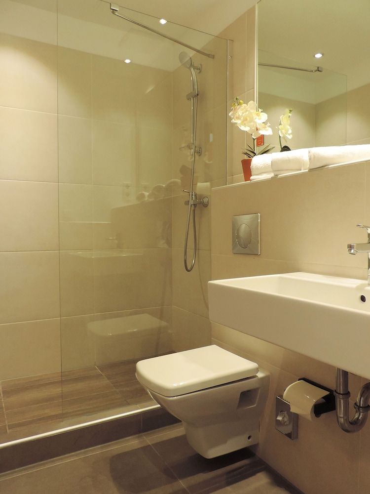 Motel Plus Berlin Double Room, Allergy Friendly, City View 3