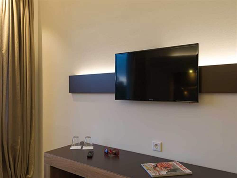 Motel Plus Berlin Double Room, Allergy Friendly, City View 8