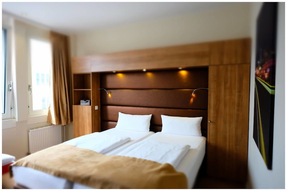 Motel Plus Berlin Double Room, Allergy Friendly, City View 5