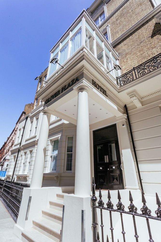 undefined Oliver Plaza 5