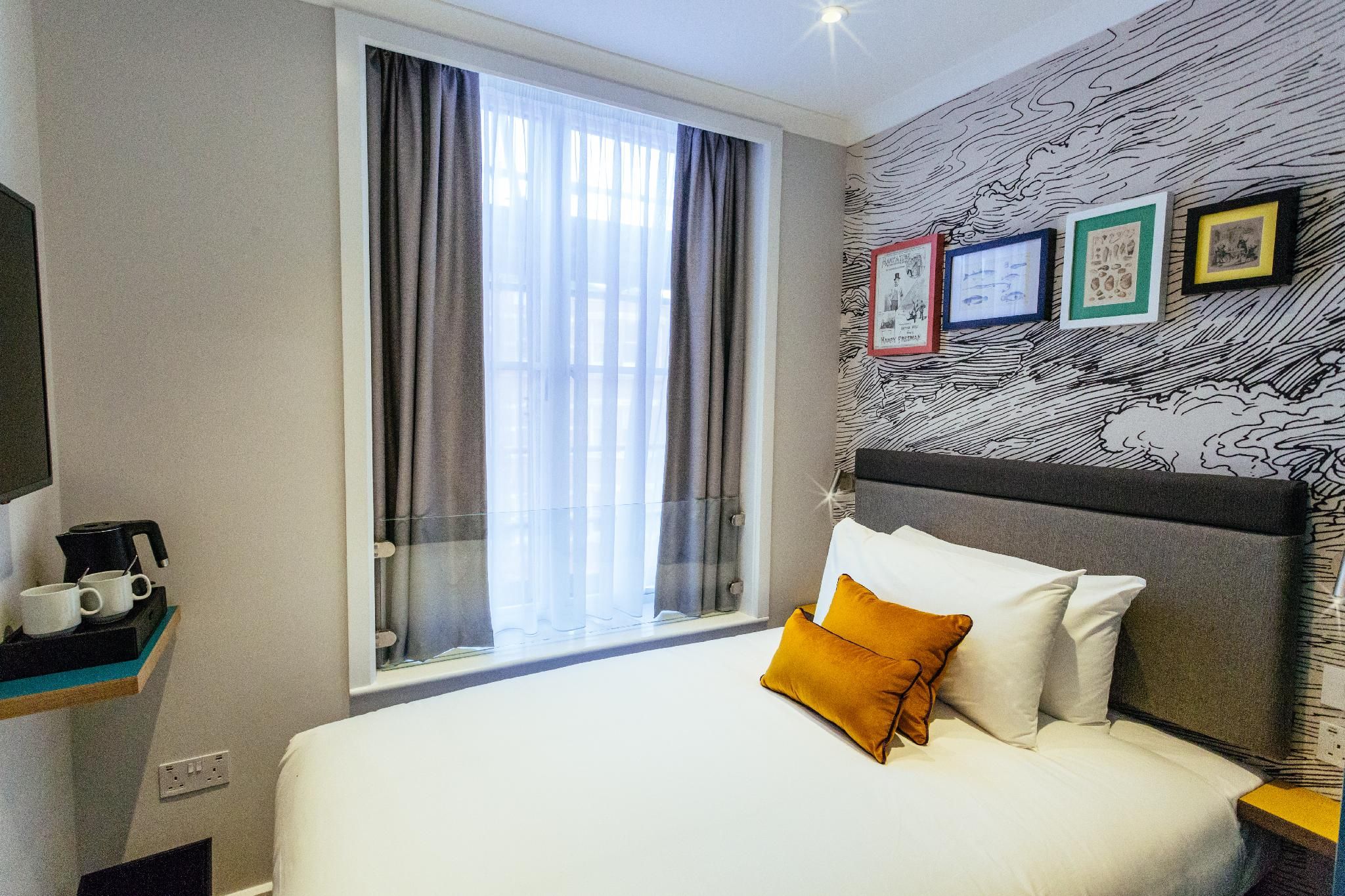 undefined Oliver Plaza 7