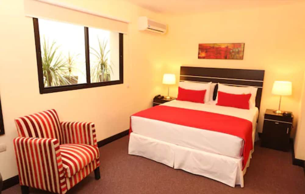 Puerto Mercado Hotel Standard Quadruple Room