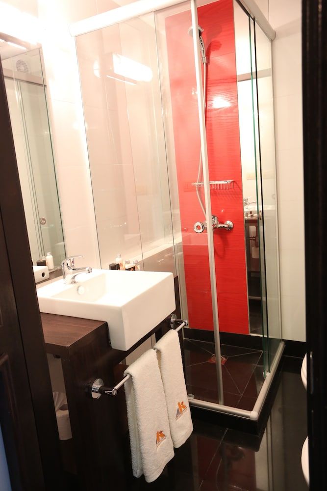 Puerto Mercado Hotel Standard Room, 1 Queen Bed 6