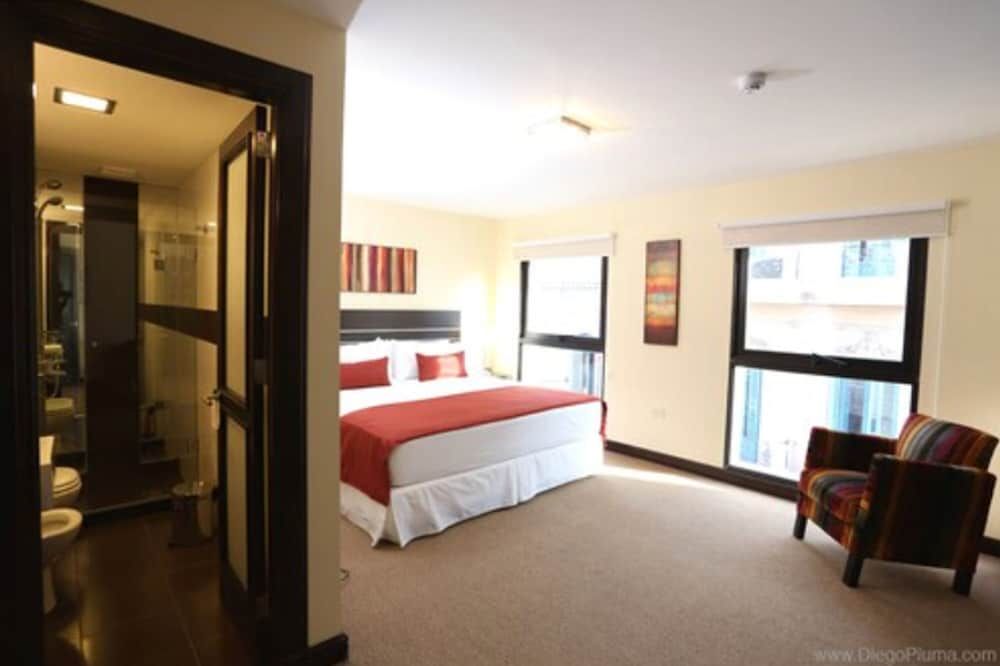 Puerto Mercado Hotel Standard Quadruple Room 2