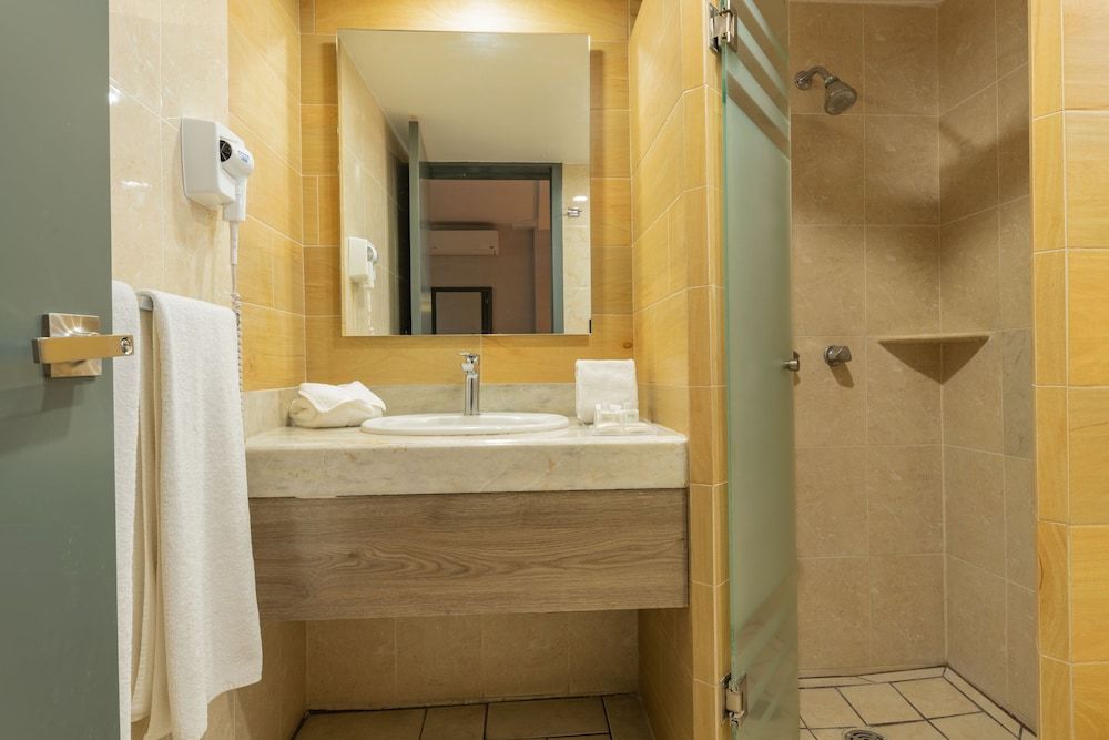 Hotel Malibu Standard Room, 1 Queen Bed 6