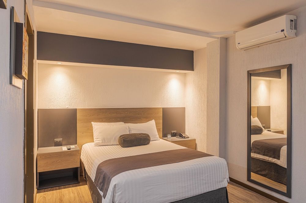 Hotel Malibu Standard Room, 1 Queen Bed 5