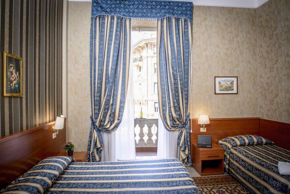 Hotel Emmaus Triple Room