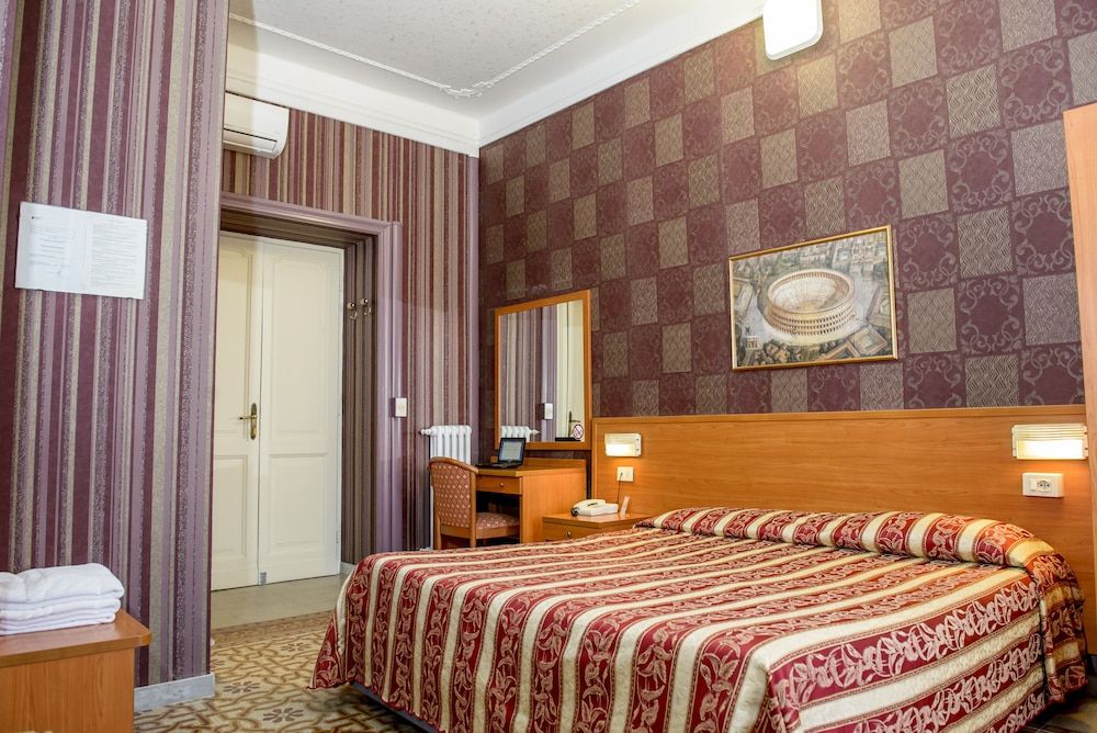 Hotel Emmaus Triple Room 5