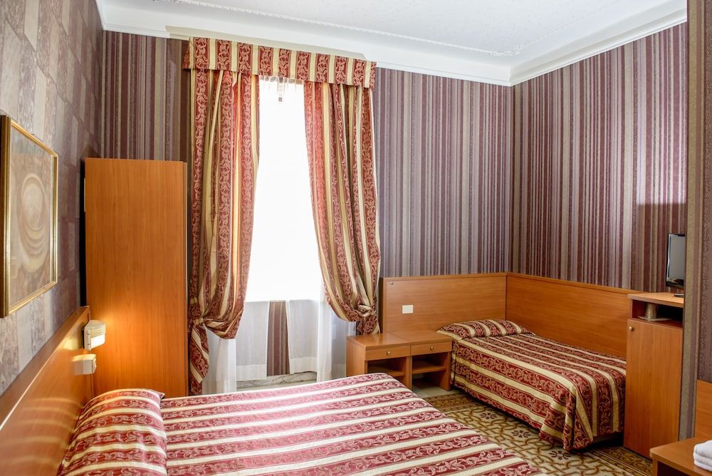 Hotel Emmaus Triple Room 4