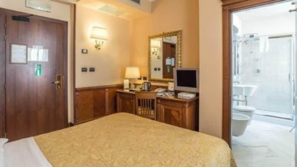 Tmark Hotel Vaticano Economy Double Room 7