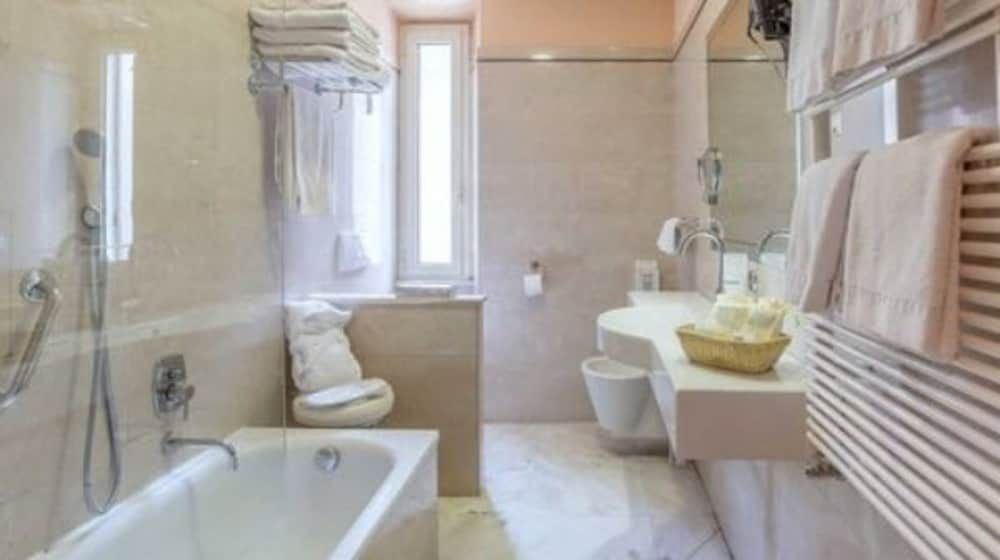 Tmark Hotel Vaticano Standard Double Room 5