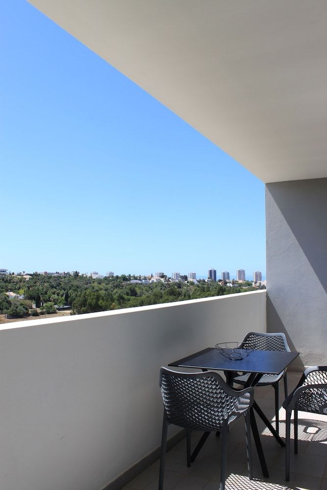 Pelican Alvor Apartment, 2 Bedrooms, Pool View 5