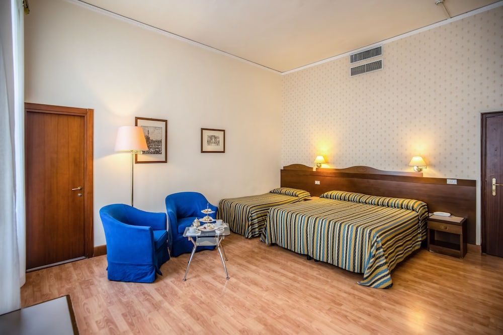 undefined Hotel Martelli 6