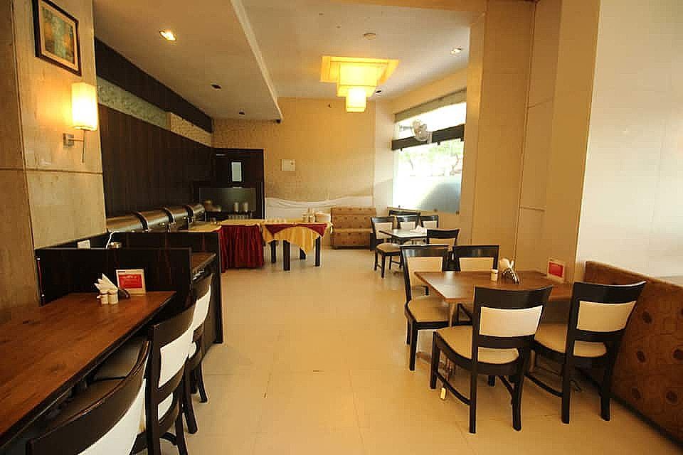 Food & Dining