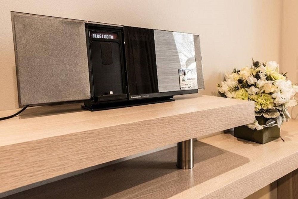 The Waverley International Hotel Premium King Suite 6