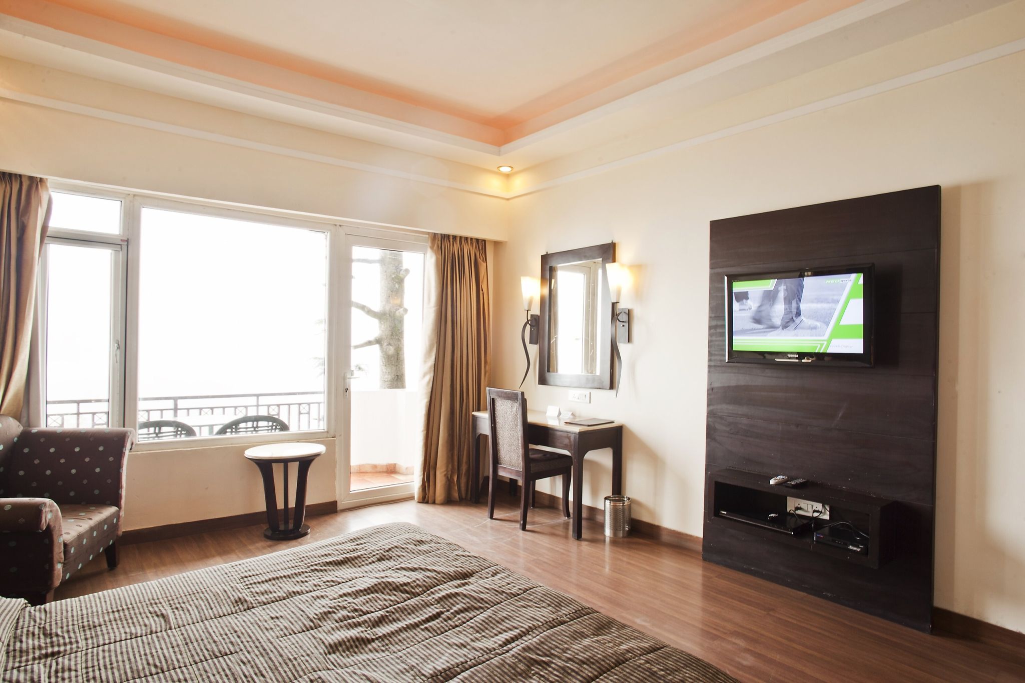 Grand View Hotel Luxury Room 2