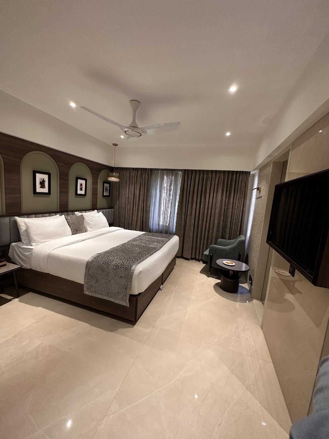 Twin Room with Shower - Non-Smoking