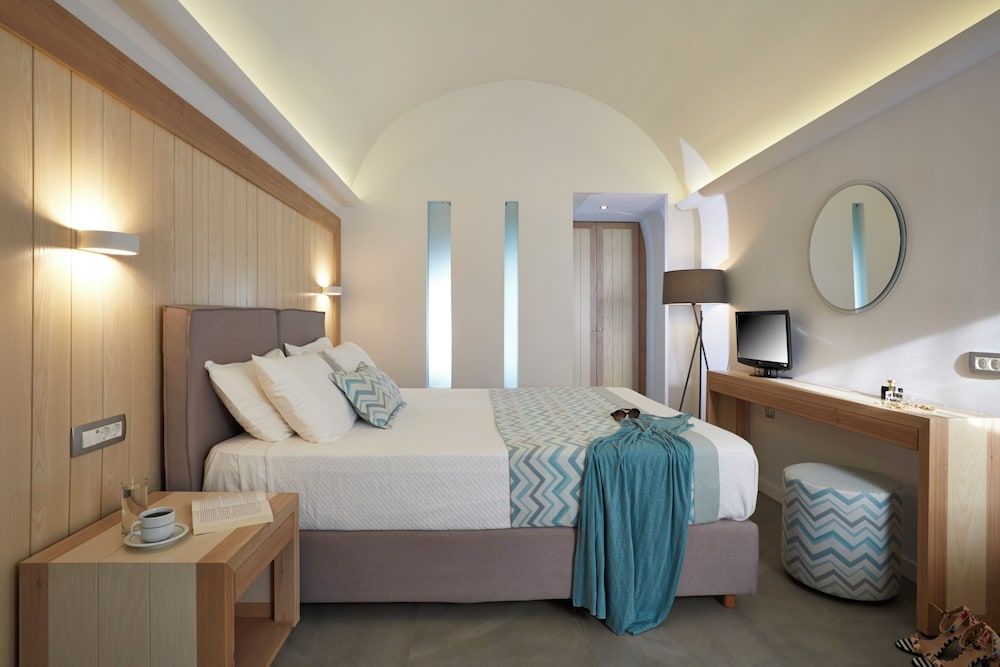 Volcano View Hotel Santorini Superior Triple Room 2