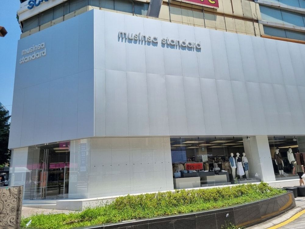 undefined Angel Hotel 2