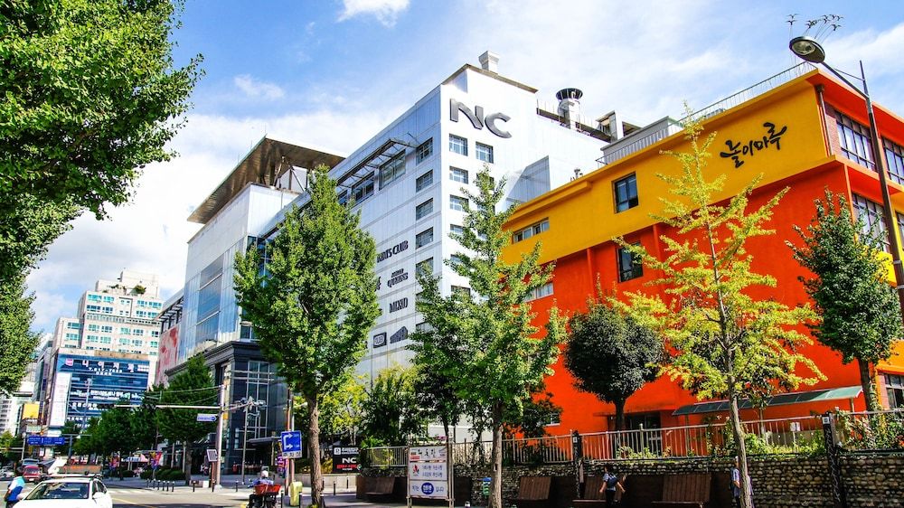 undefined Angel Hotel 5