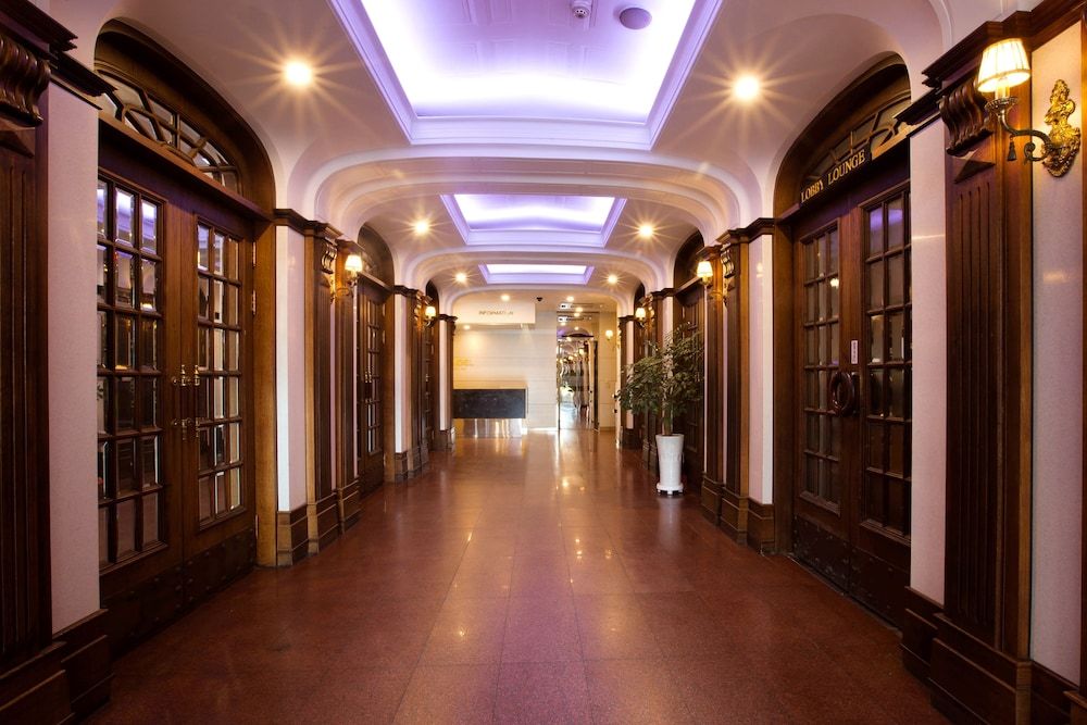 undefined Angel Hotel