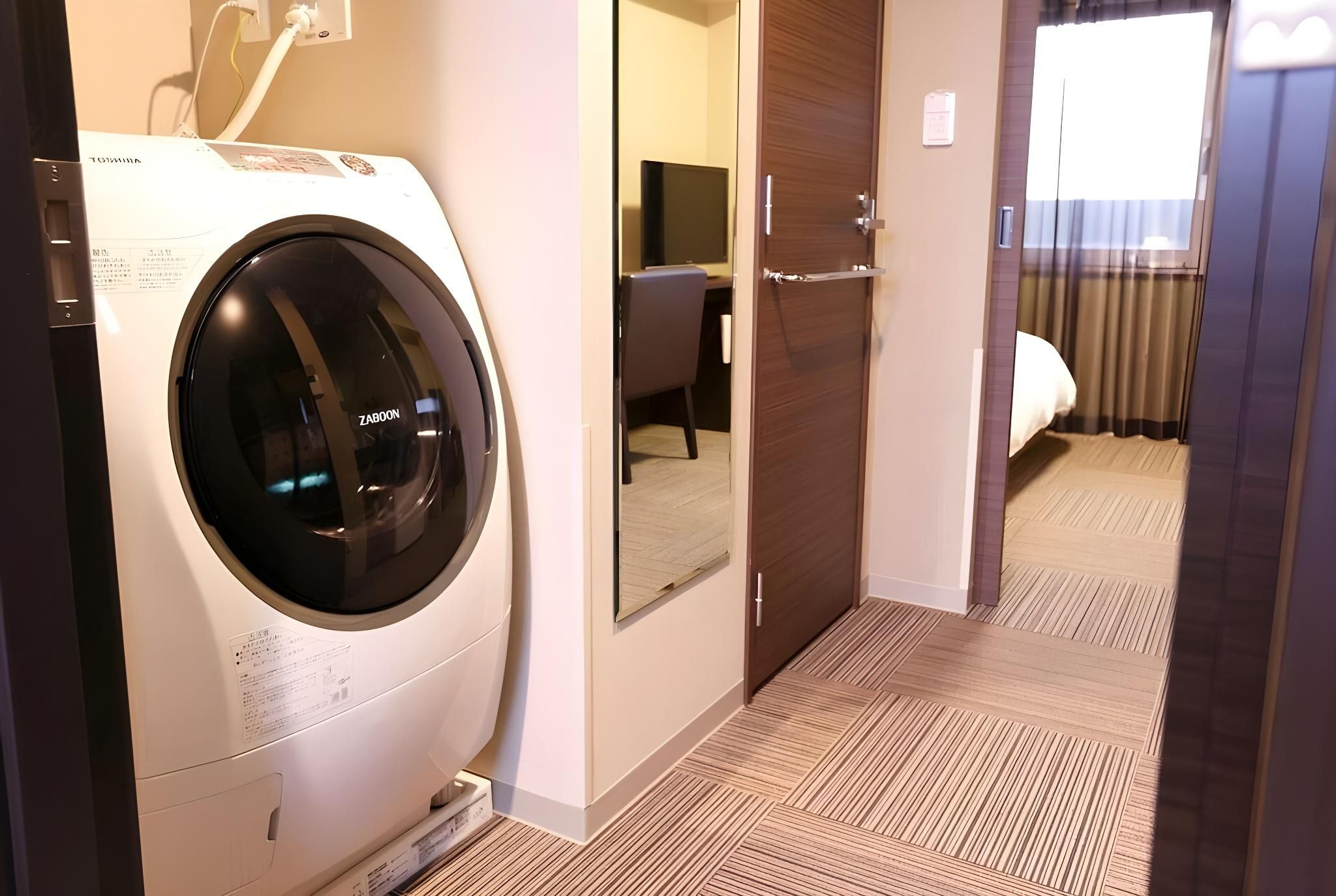 Business Single Room, Non Smoking (No shower booth / No Cleaning Service)