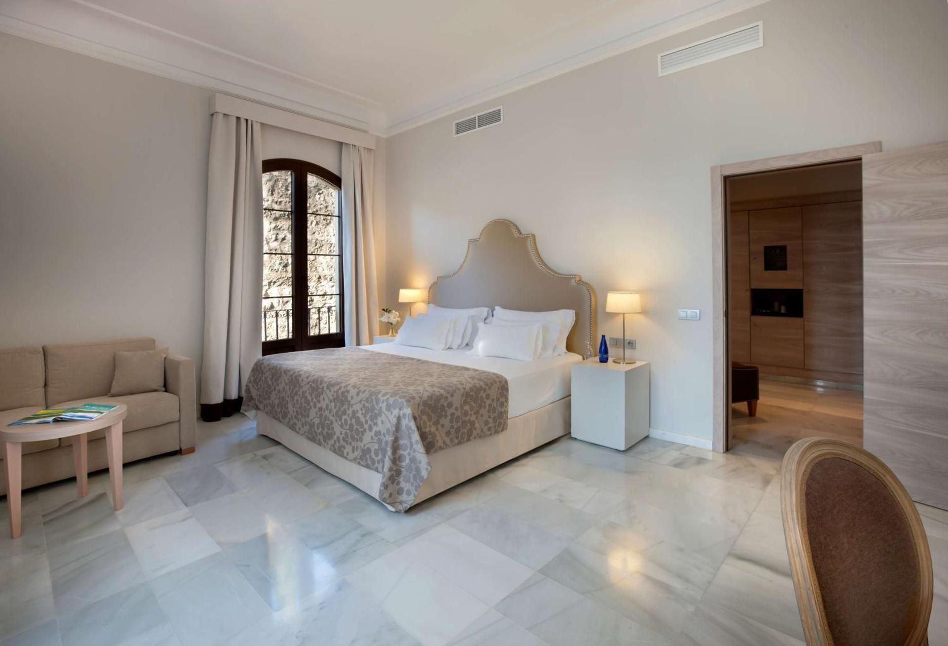 NH Collection Amistad Cordoba Junior Suite with Extra Bed (2 Adults + 1 Child) 2