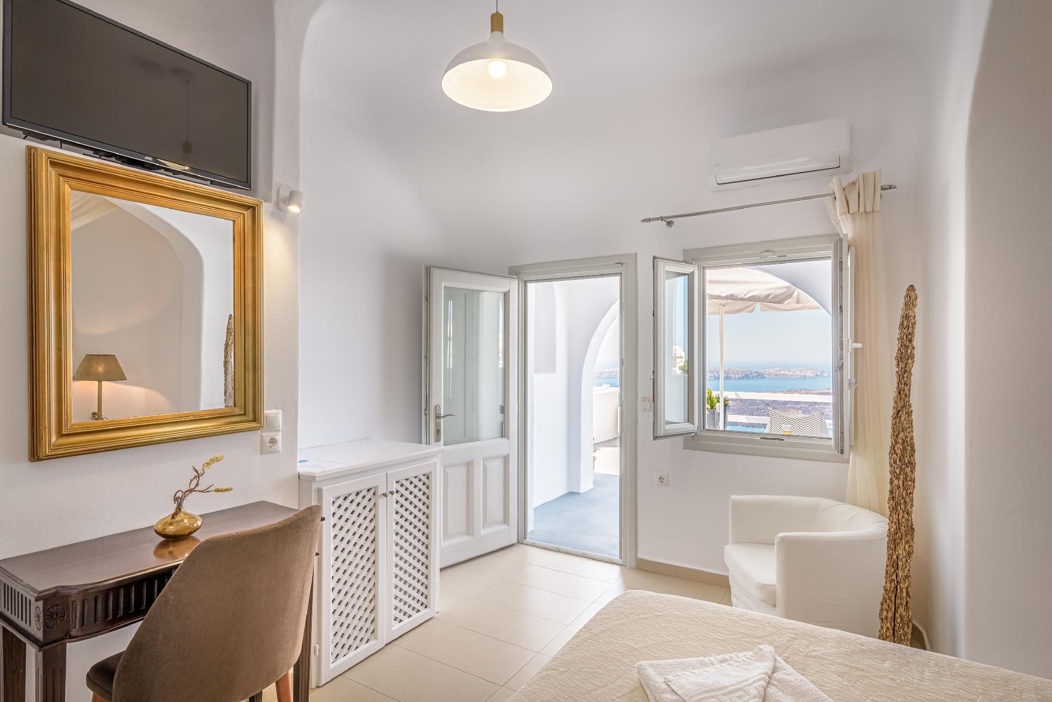 Avianto Suites Superior Double Sea View 2