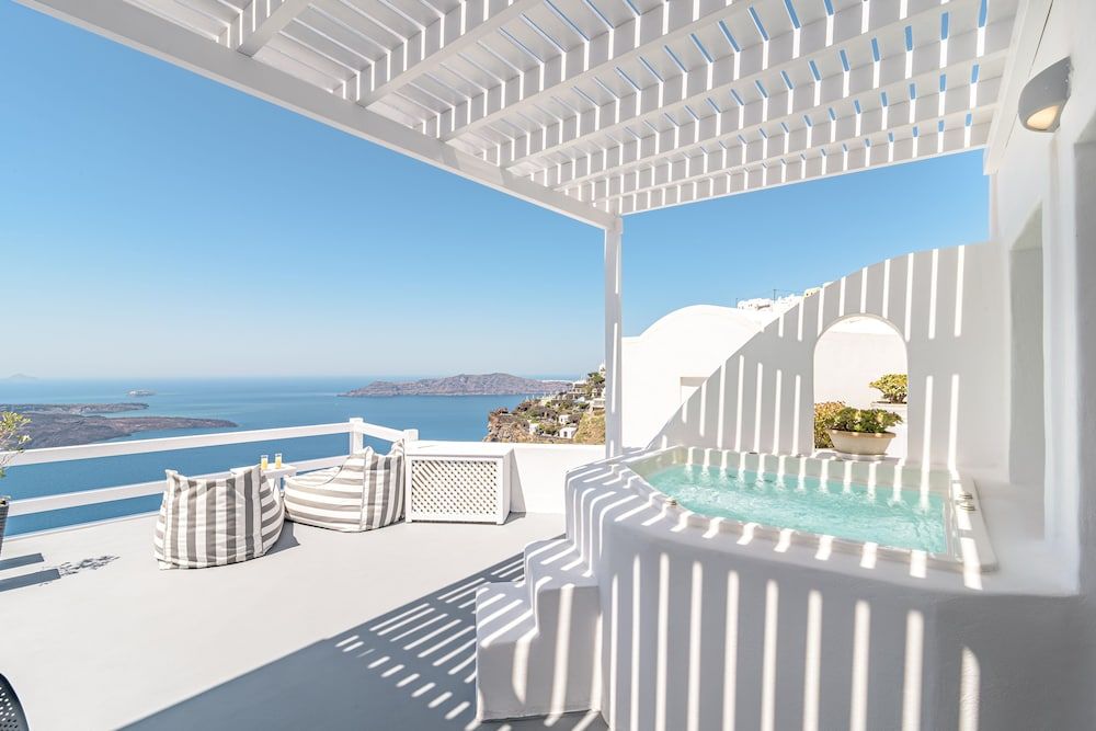 undefined Avianto Suites