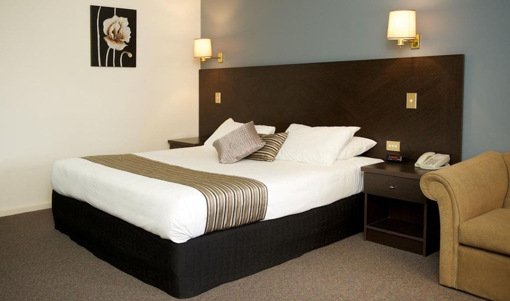 Standard Room, 1 Queen Bed