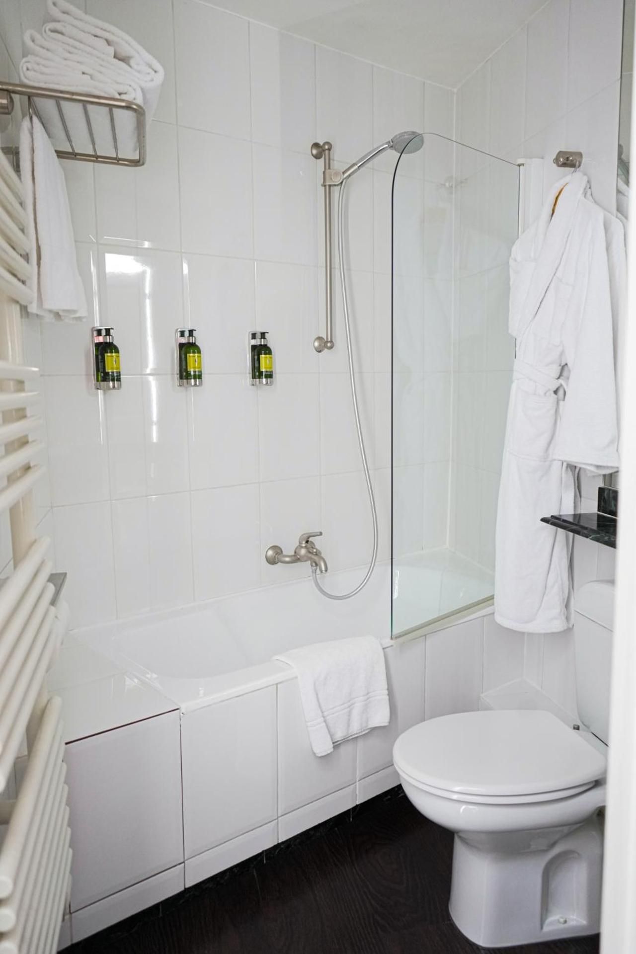 STANDARD DOUBLE ROOM COURTYARD VIEW