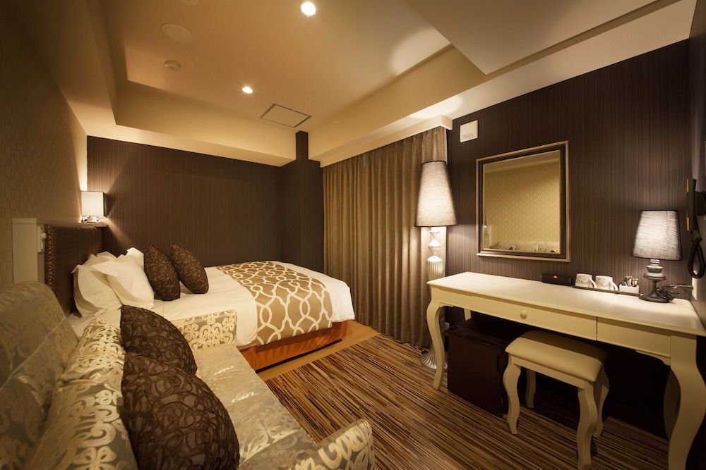 Moderate King Room -Non Smoking (1 King Bed) - Annex - Sofa bed is from 3rd Adult
