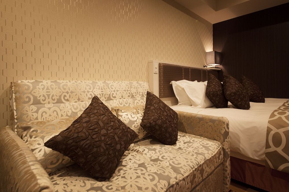 Moderate King Room -Non Smoking (1 King Bed) - Annex - Sofa bed is from 3rd Adult