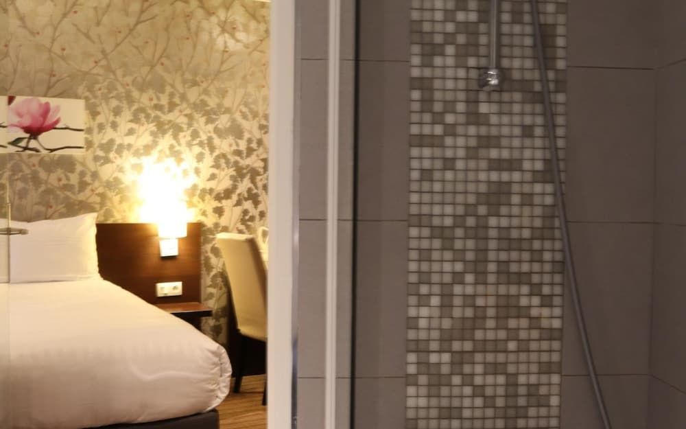 Timhotel Odessa Montparnasse Comfort Double Room 5