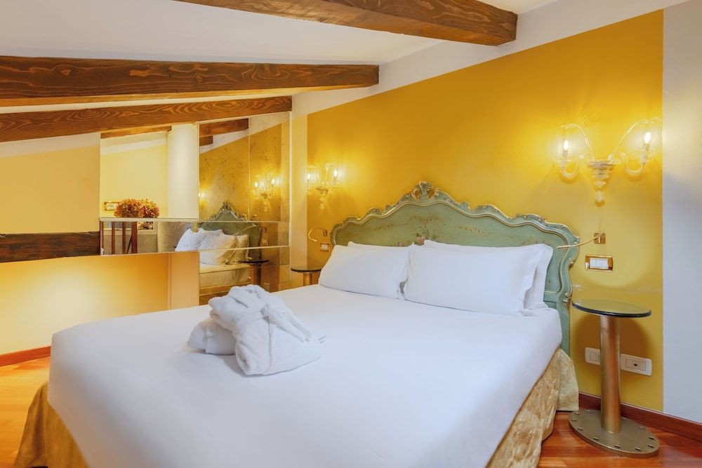 Ca' Dell'Arte Suite Deluxe Apartment 11