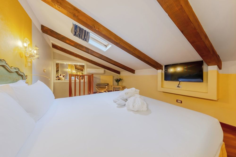 Ca' Dell'Arte Suite Deluxe Apartment 6