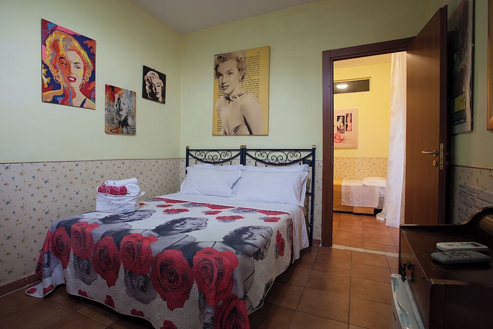 undefined Hotel Cine Holiday 5