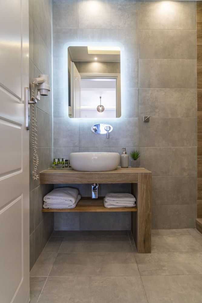 Bella Santorini Deluxe Apartment, Garden View 16