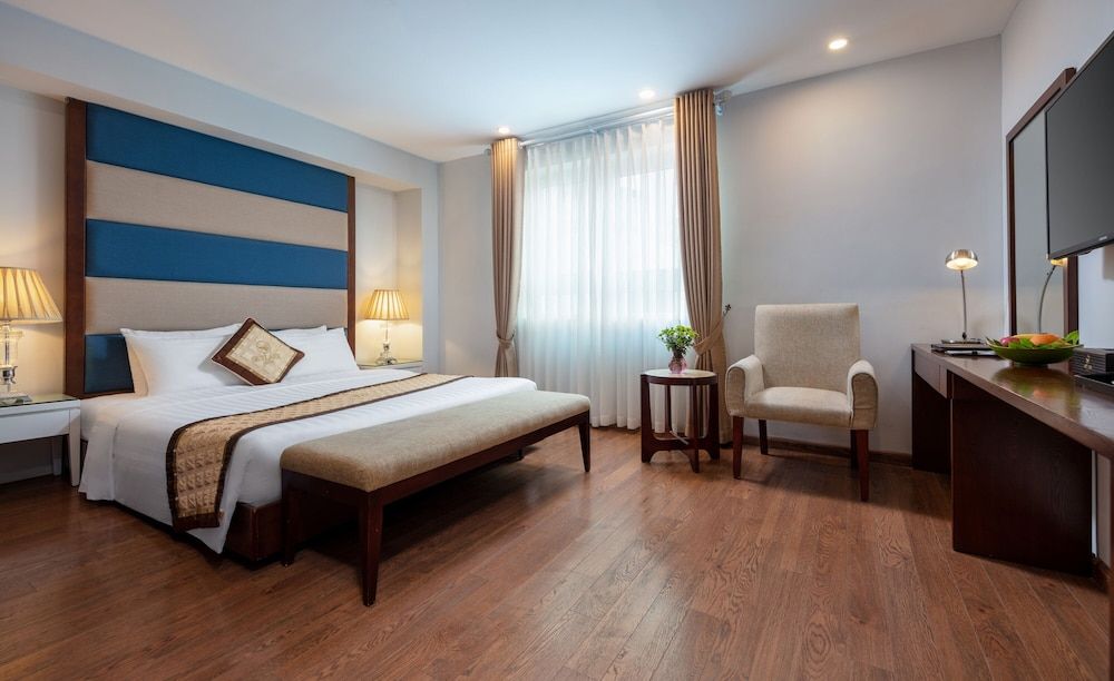 undefined Skylark Hotel 6