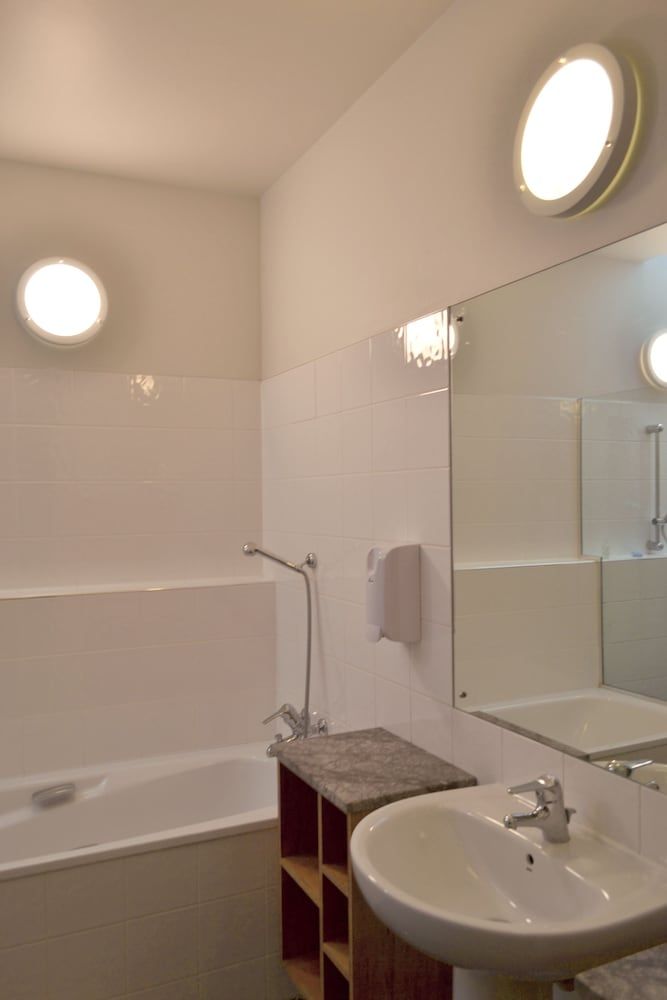 U Boutique Hotel Wellington Queen Studio with Shared Bathroom 8