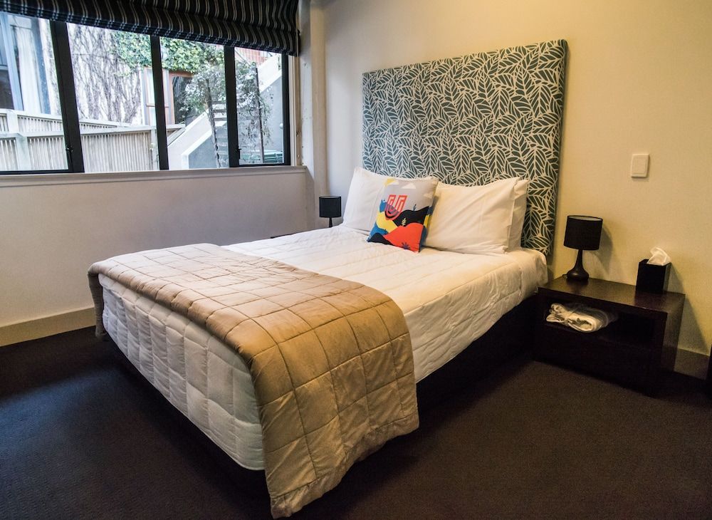 U Boutique Hotel Wellington Queen Studio with Shared Bathroom 2