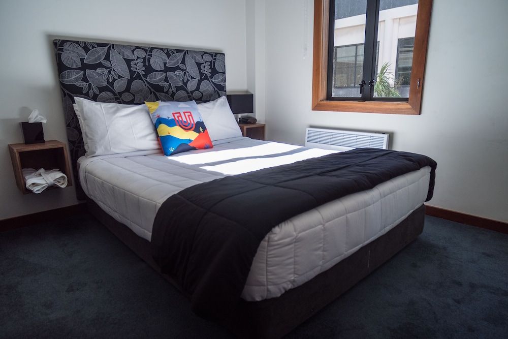 U Boutique Hotel Wellington Queen Studio with Shared Bathroom 3